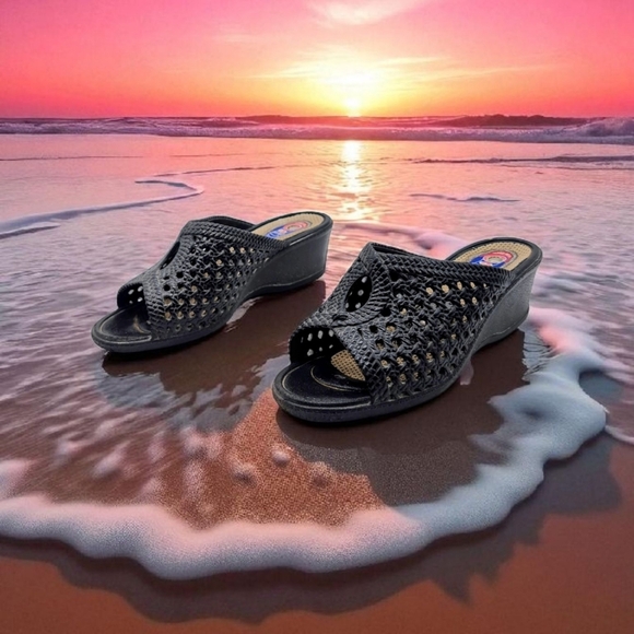 Otafuku Zero Zero Magnetic Black Wedge Sandals - Picture 1 of 7